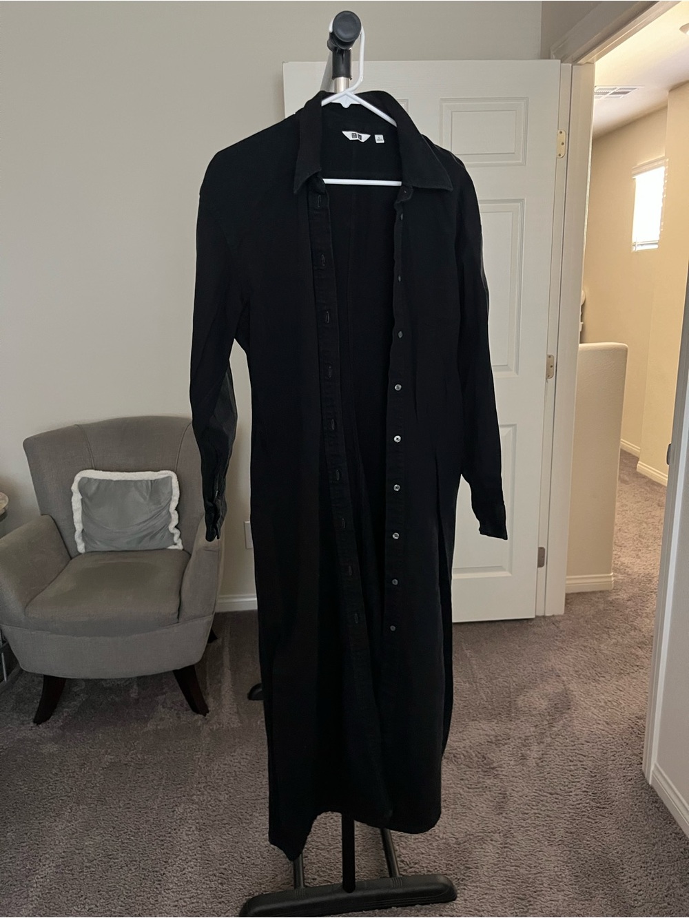 Uniqlo Black Button-Front Long Shirt Dress - Brand Unknown